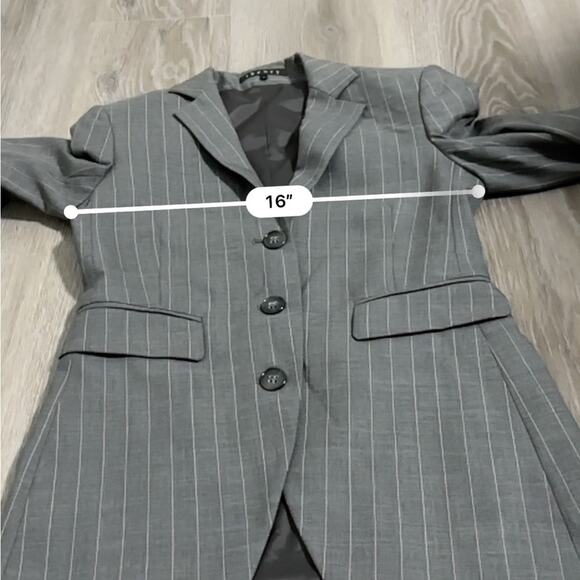 Theory Gray & White Virgin Wool Pinstripe Long Sleeve Three Button Blazer Sz 0 - Picture 9 of 10
